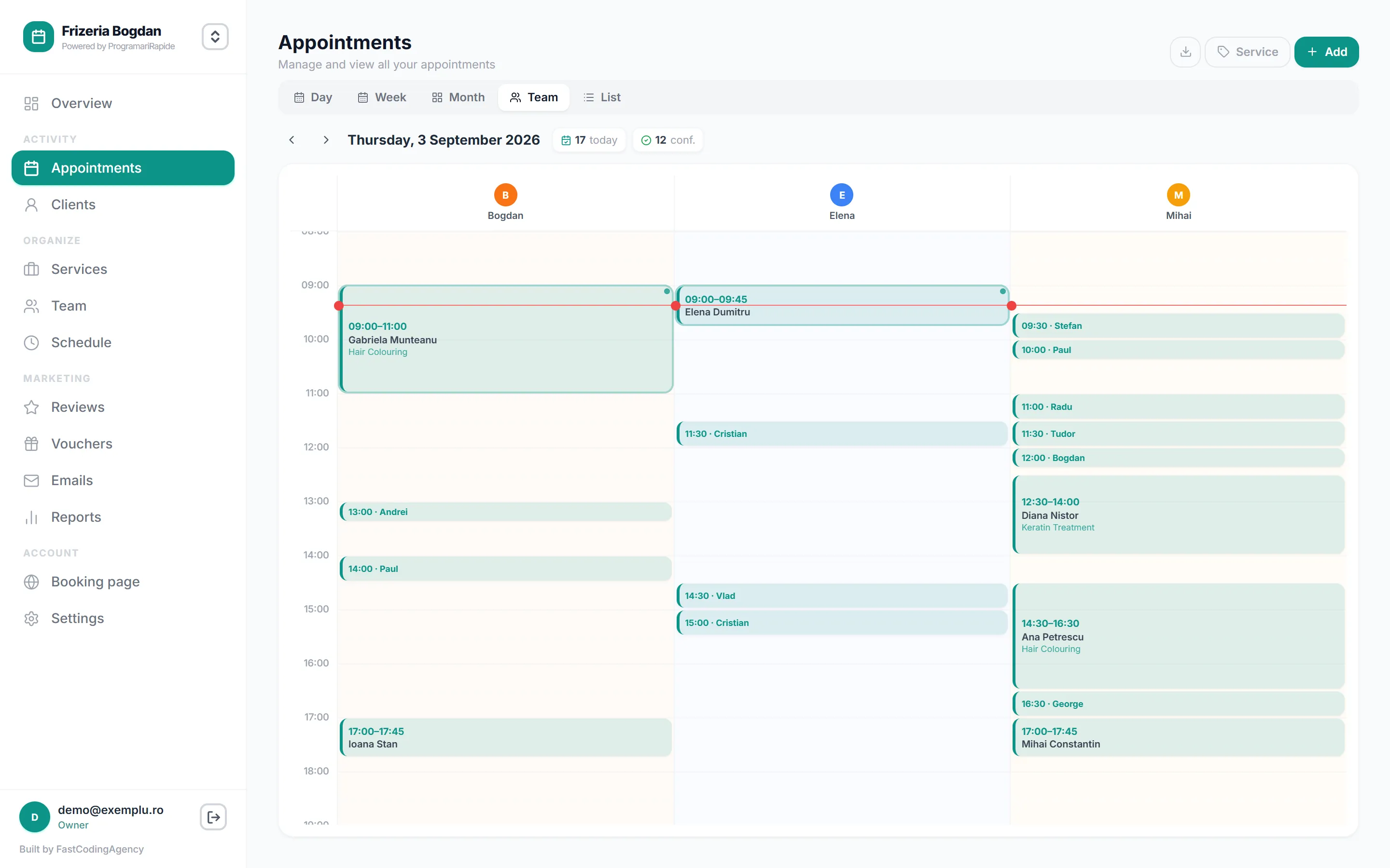 The team calendar of a salon in the Programări Rapide app, with a column for each stylist and the day's appointments